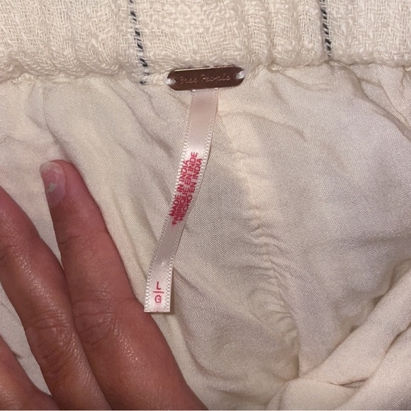 Free People Bubble Striped Shorts off white - Picture 6 of 6